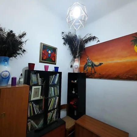 A Room In A Beautiful Apartment In The City Center Milan Exterior photo