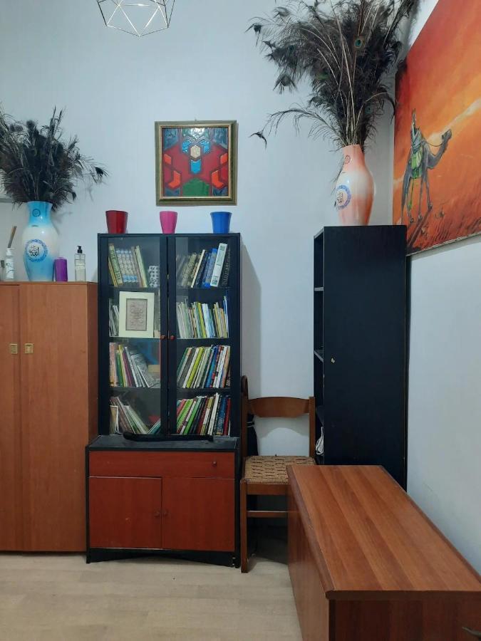 A Room In A Beautiful Apartment In The City Center Milan Exterior photo