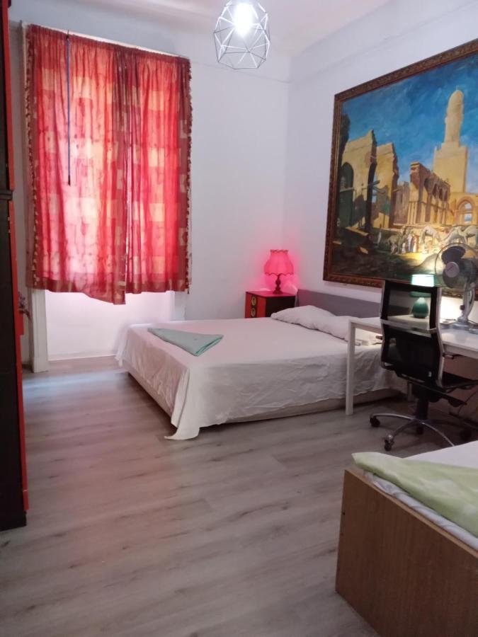 A Room In A Beautiful Apartment In The City Center Milan Exterior photo